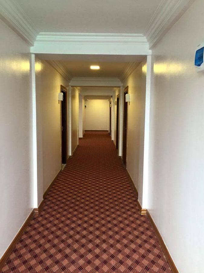 Venus Star Hotel Yangon Bagian luar foto