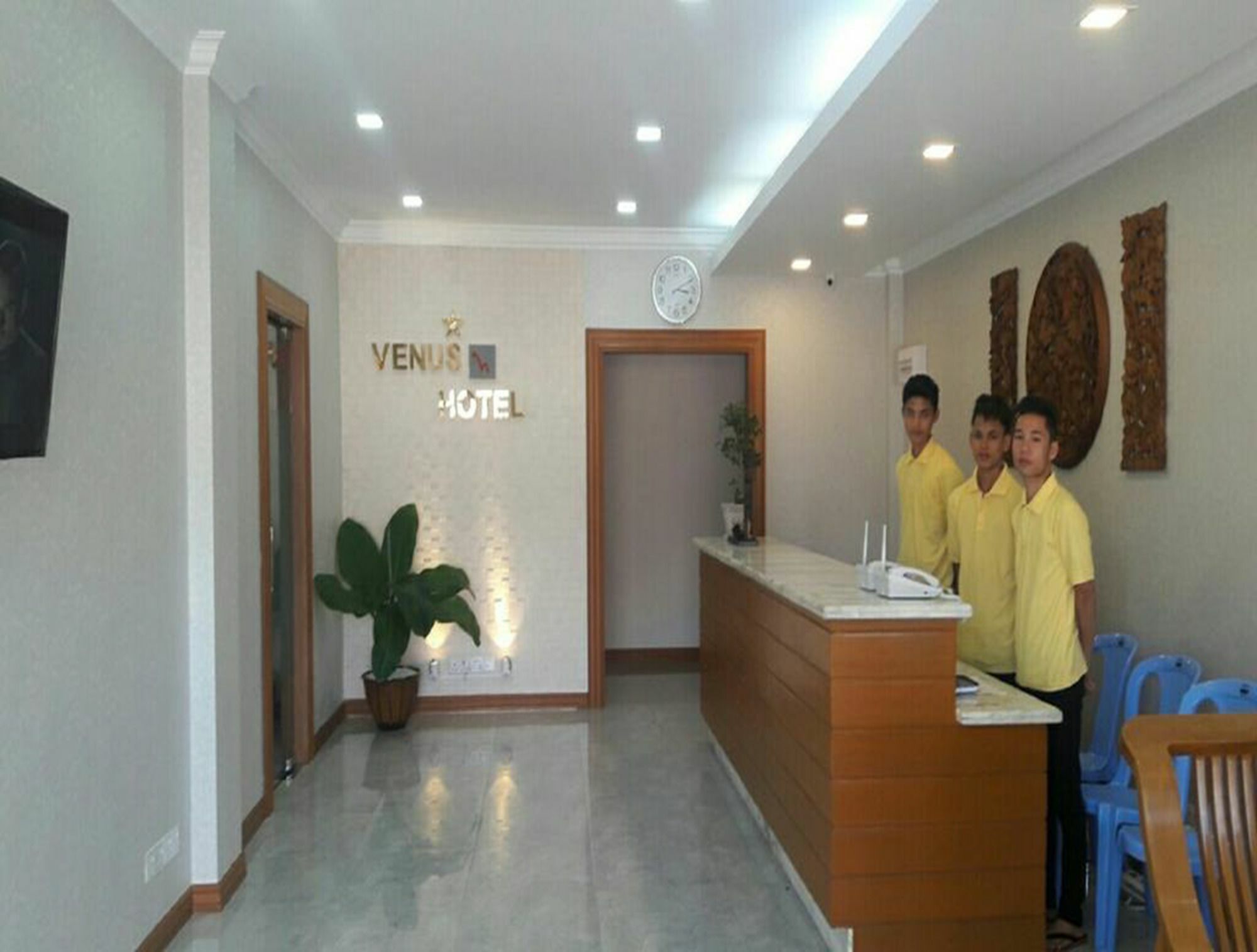 Venus Star Hotel Yangon Bagian luar foto