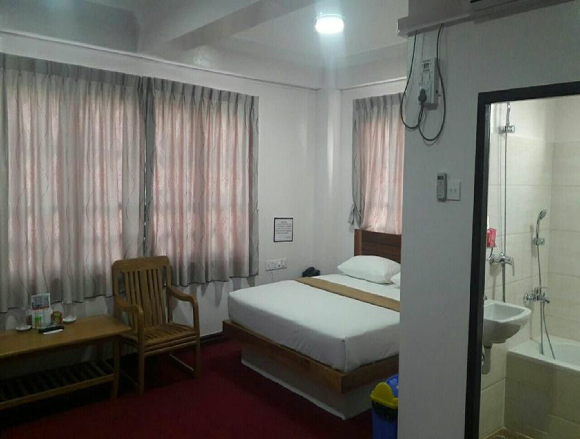 Venus Star Hotel Yangon Bagian luar foto
