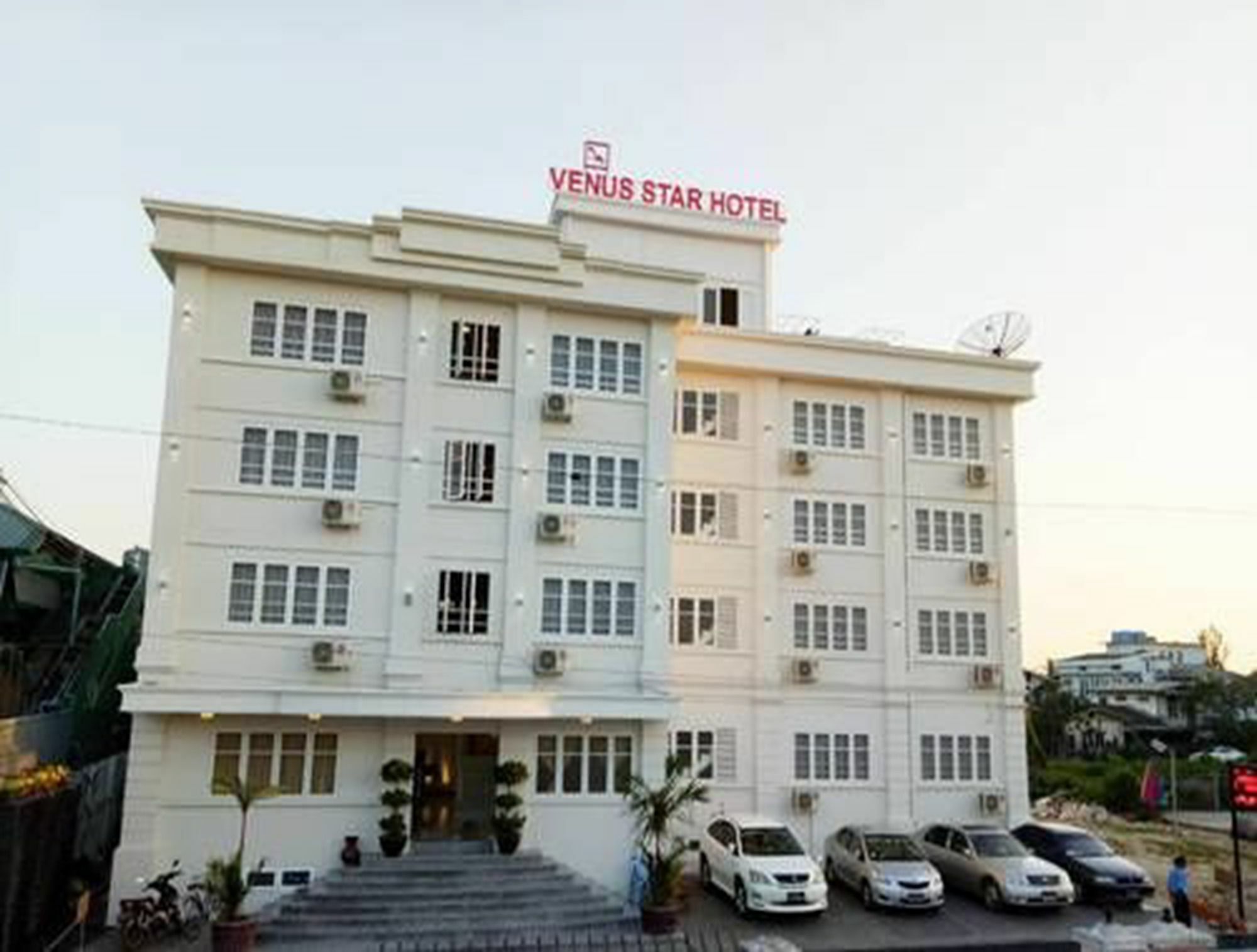 Venus Star Hotel Yangon Bagian luar foto