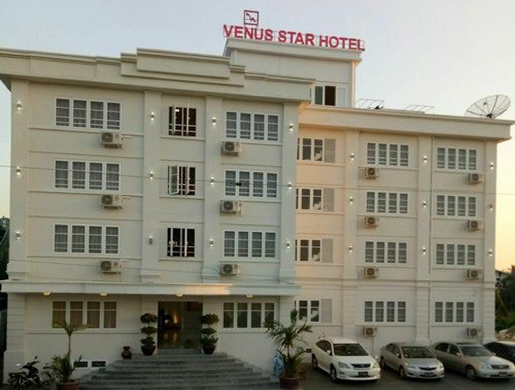 Venus Star Hotel Yangon Bagian luar foto